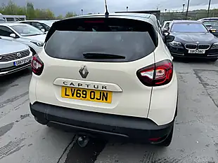 Used 2019 Renault Captur Iconic White - Interior and Exterior details 10
