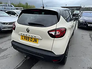 Used 2019 Renault Captur Iconic White - Interior and Exterior details 11
