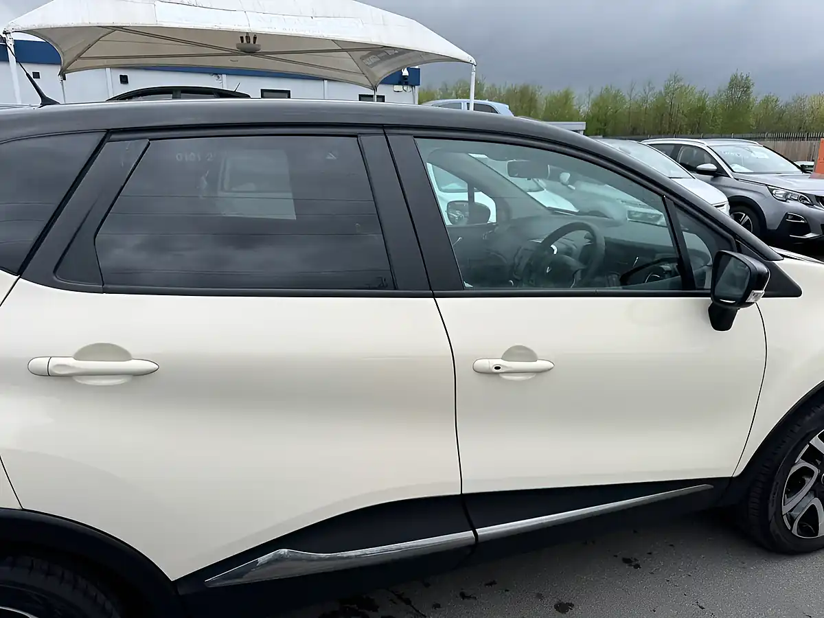 Used 2019 Renault Captur Iconic White - Interior and Exterior details 15