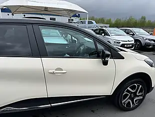 Used 2019 Renault Captur Iconic White - Interior and Exterior details 16