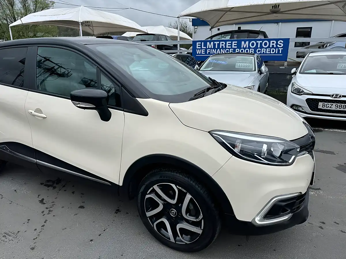 Used 2019 Renault Captur Iconic White - Interior and Exterior details 19