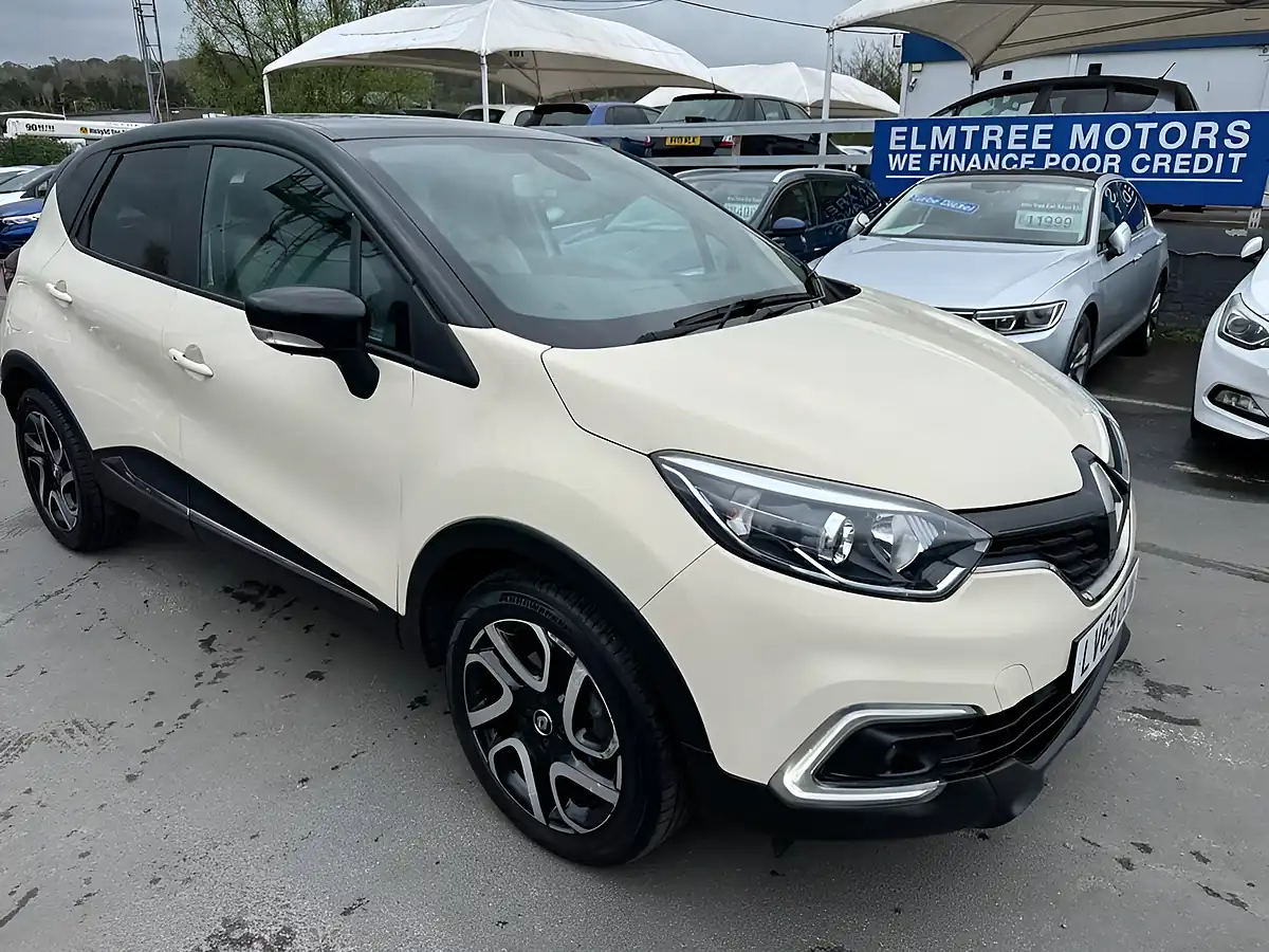 Used 2019 Renault Captur Iconic White - Interior and Exterior details 20