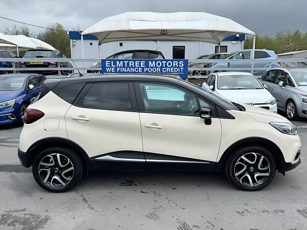Used 2019 Renault Captur Iconic White - Interior and Exterior details 3