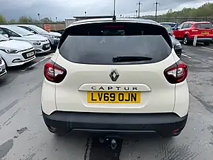 Used 2019 Renault Captur Iconic White - Interior and Exterior details 9