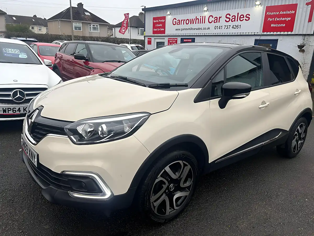 Used 2019 Renault Captur Iconic White - Front View
