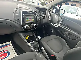 Used 2019 Renault Captur Iconic White - Interior and Exterior details 12