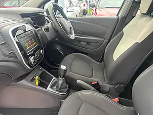 Used 2019 Renault Captur Iconic White - Interior and Exterior details 13