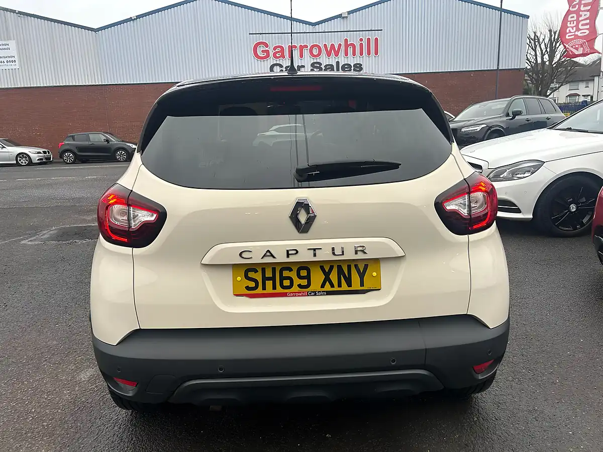 Used 2019 Renault Captur Iconic White - Interior and Exterior details 6