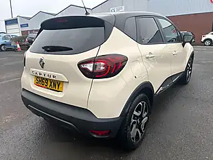 Used 2019 Renault Captur Iconic White - Interior and Exterior details 7