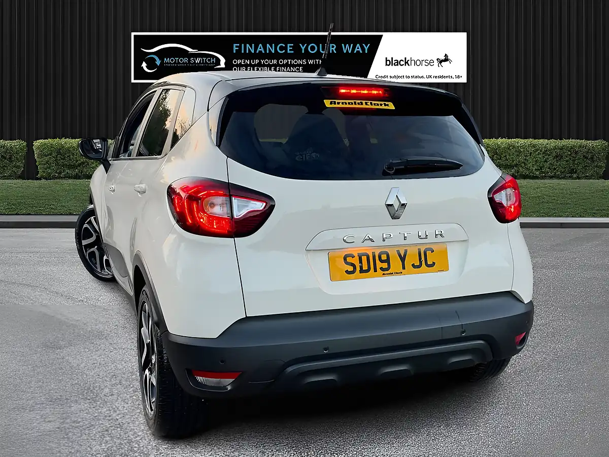 Used 2019 Renault Captur Iconic White - Interior and Exterior details 12