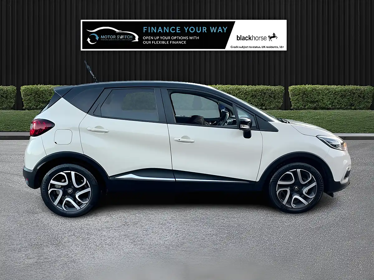 Used 2019 Renault Captur Iconic White - Interior and Exterior details 4