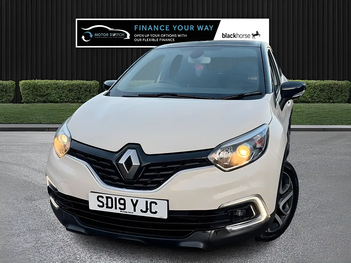 Used 2019 Renault Captur Iconic White - Interior and Exterior details 6