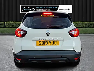 Used 2019 Renault Captur Iconic White - Interior and Exterior details 9