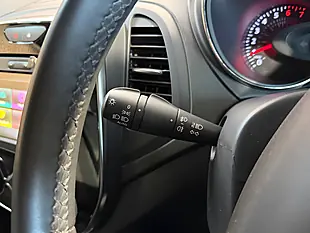 Used 2019 Renault Captur Iconic White - Interior and Exterior details 12