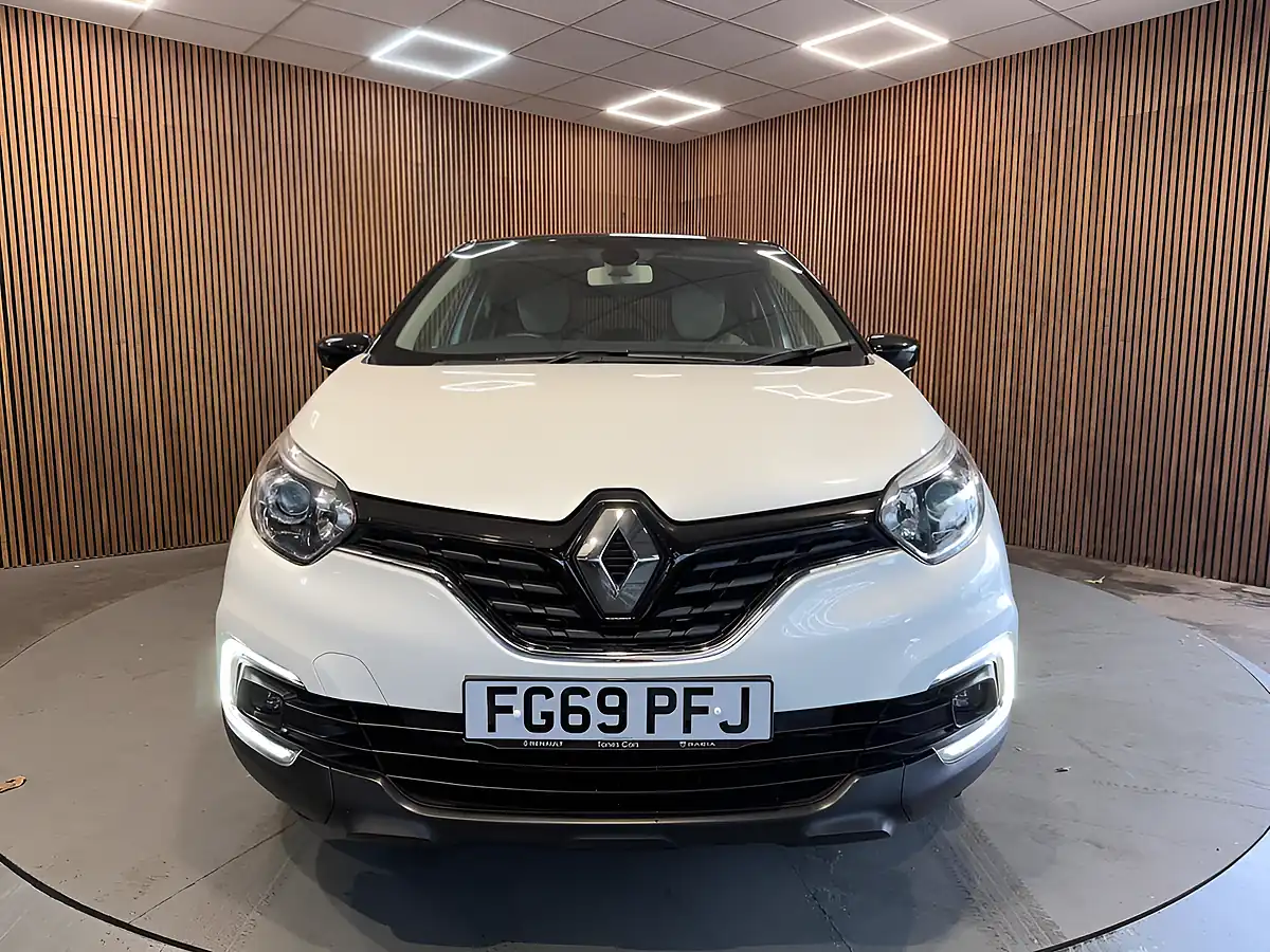Used 2019 Renault Captur Iconic White - Interior and Exterior details 2