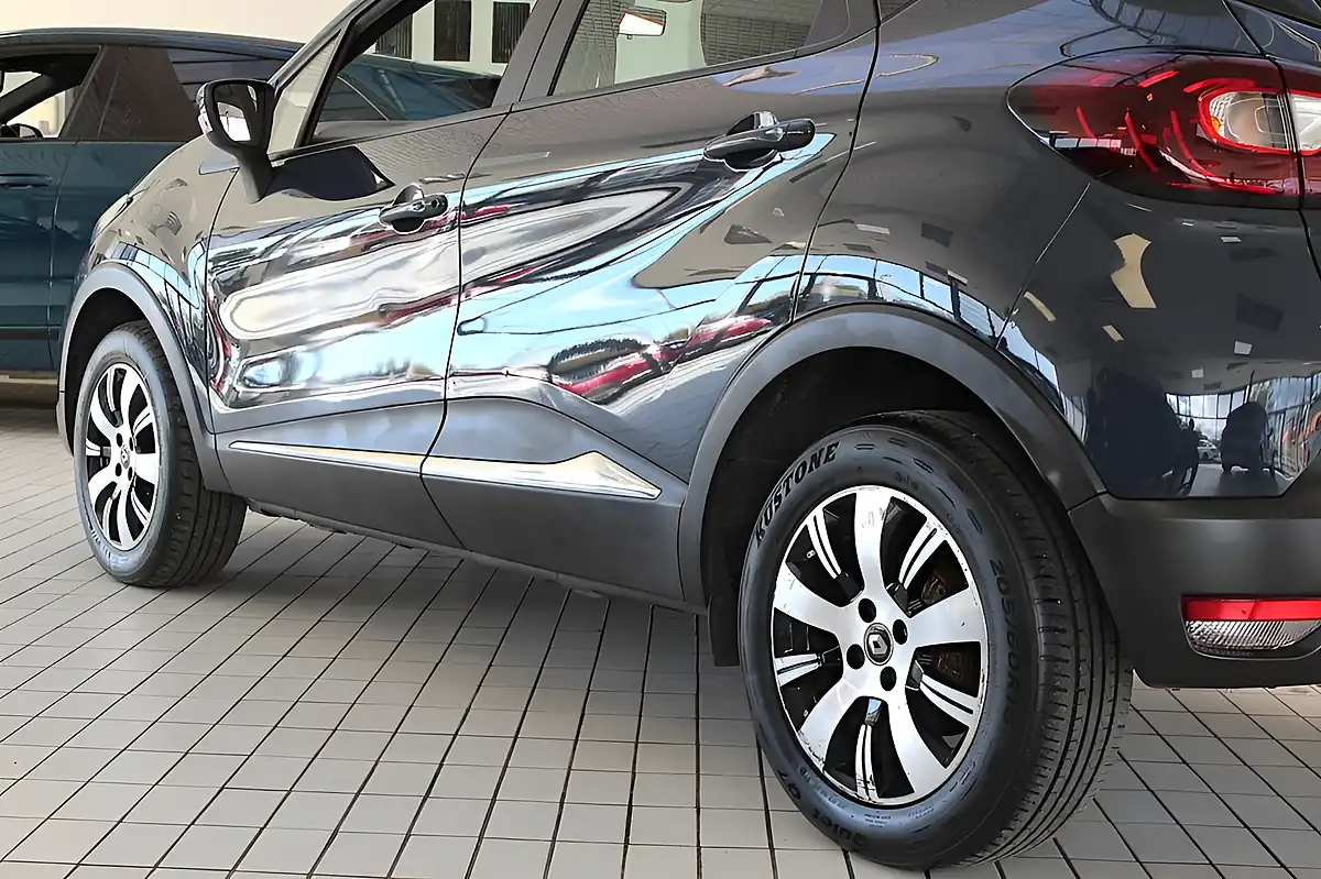 Used 2019 Renault Captur Play Blue - Interior and Exterior details 13