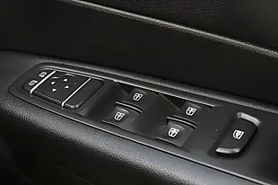 Used 2019 Renault Captur Play Blue - Interior and Exterior details 18