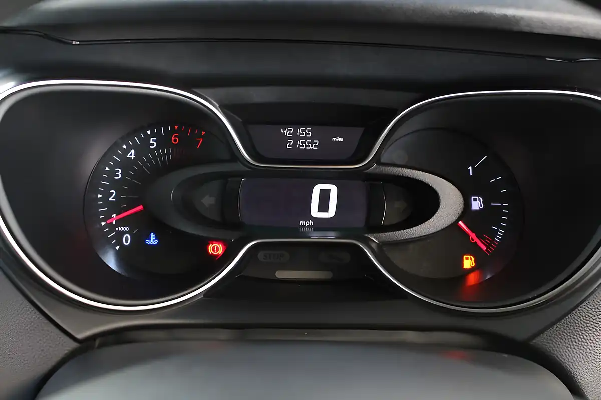 Used 2019 Renault Captur Play Blue - Interior and Exterior details 20