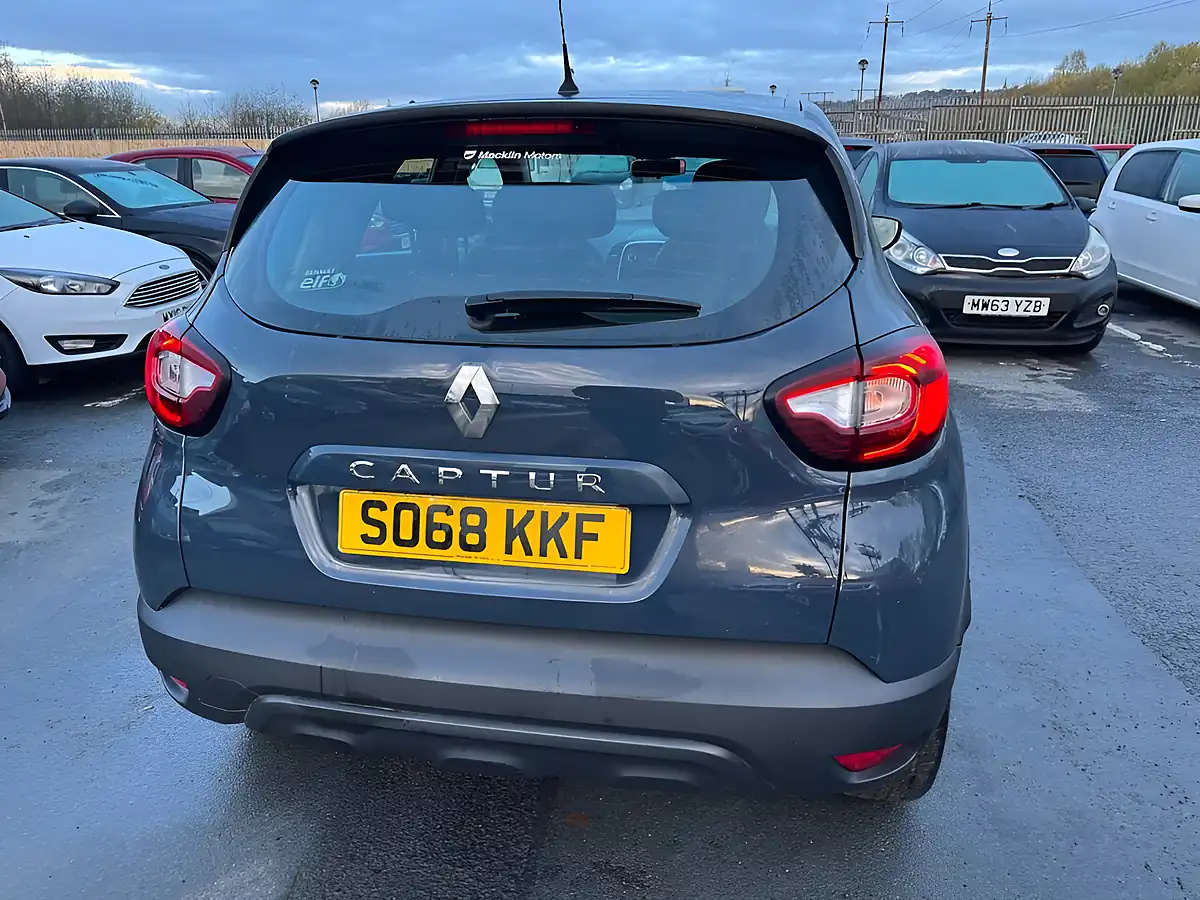 Used 2019 Renault Captur Play Edition Blue - Interior and Exterior details 10