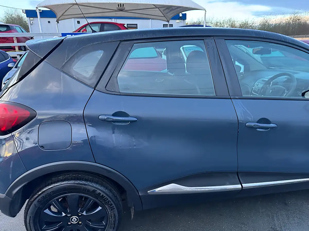 Used 2019 Renault Captur Play Edition Blue - Interior and Exterior details 16