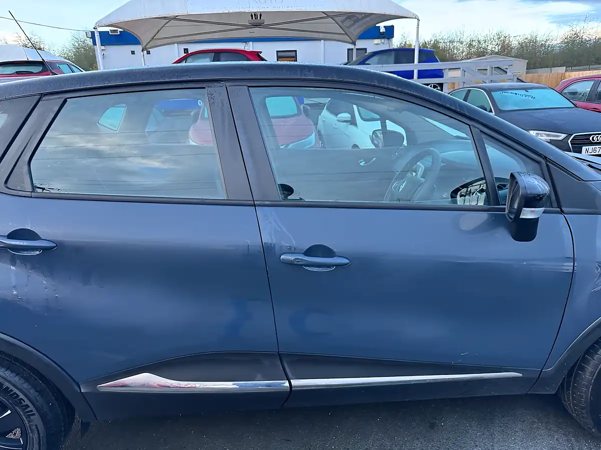 Used 2019 Renault Captur Play Edition Blue - Interior and Exterior details 19