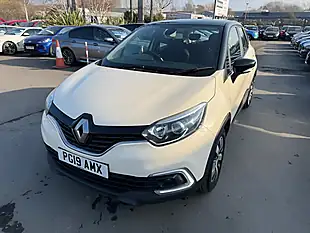 Used 2019 Renault Captur Play Edition White - Interior and Exterior details 12