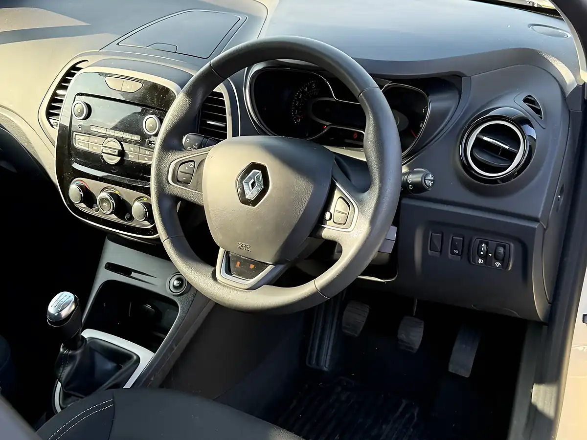Used 2019 Renault Captur Play Edition White - Interior and Exterior details 2