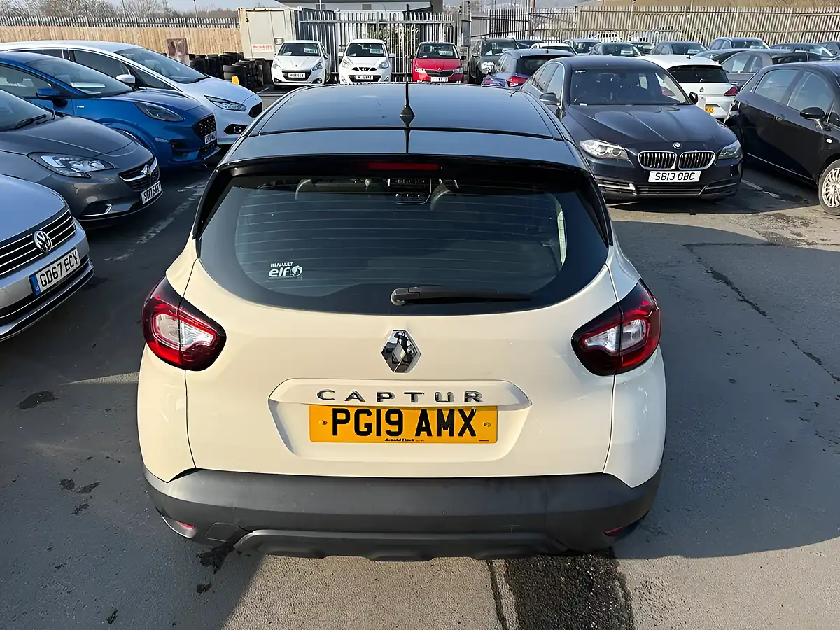 Used 2019 Renault Captur Play Edition White - Interior and Exterior details 20