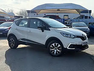 Used 2019 Renault Captur Play Edition White - Interior and Exterior details 3