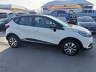 Used 2019 Renault Captur Play Edition White - Interior and Exterior details 5