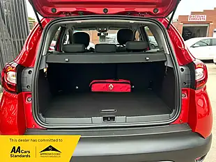 Used 2019 Renault Captur Play Red and Black - Interior and Exterior details 10