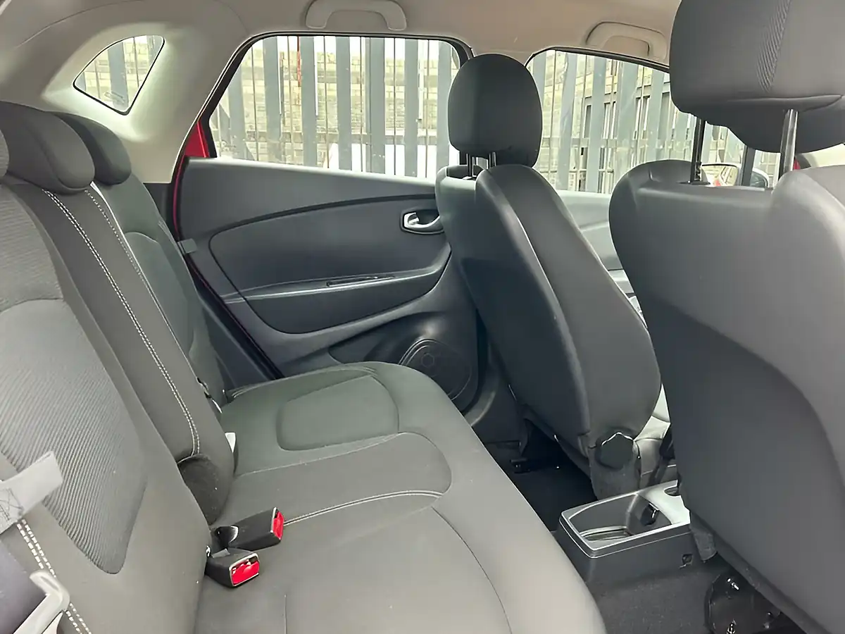 Used 2019 Renault Captur Play Red and Black - Interior and Exterior details 11