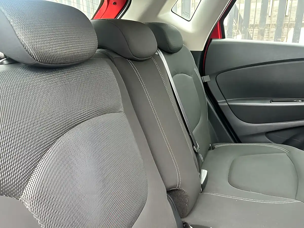 Used 2019 Renault Captur Play Red and Black - Interior and Exterior details 12