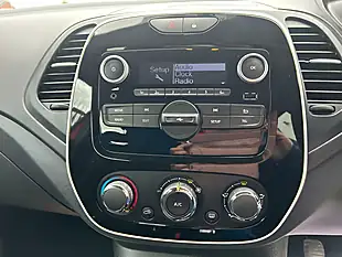 Used 2019 Renault Captur Play Red and Black - Interior and Exterior details 16