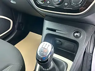 Used 2019 Renault Captur Play Red and Black - Interior and Exterior details 18