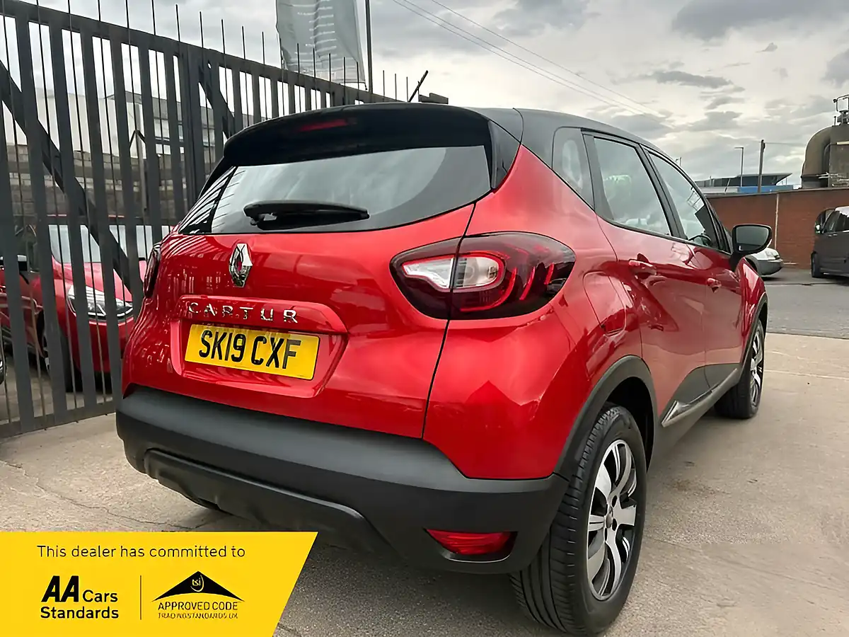 Used 2019 Renault Captur Play Red and Black - Interior and Exterior details 2