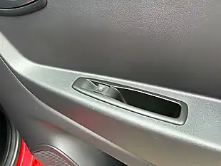 Used 2019 Renault Captur Play Red and Black - Interior and Exterior details 20