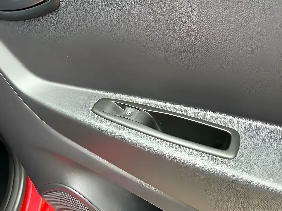 Used 2019 Renault Captur Play Red and Black - Interior and Exterior details 20