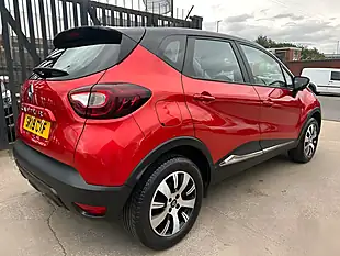 Used 2019 Renault Captur Play Red and Black - Interior and Exterior details 3