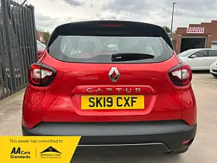 Used 2019 Renault Captur Play Red and Black - Interior and Exterior details 4