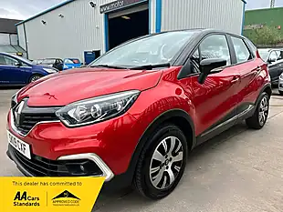 Used 2019 Renault Captur Play Red and Black - Interior and Exterior details 6