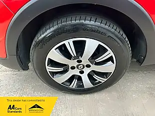 Used 2019 Renault Captur Play Red and Black - Interior and Exterior details 9
