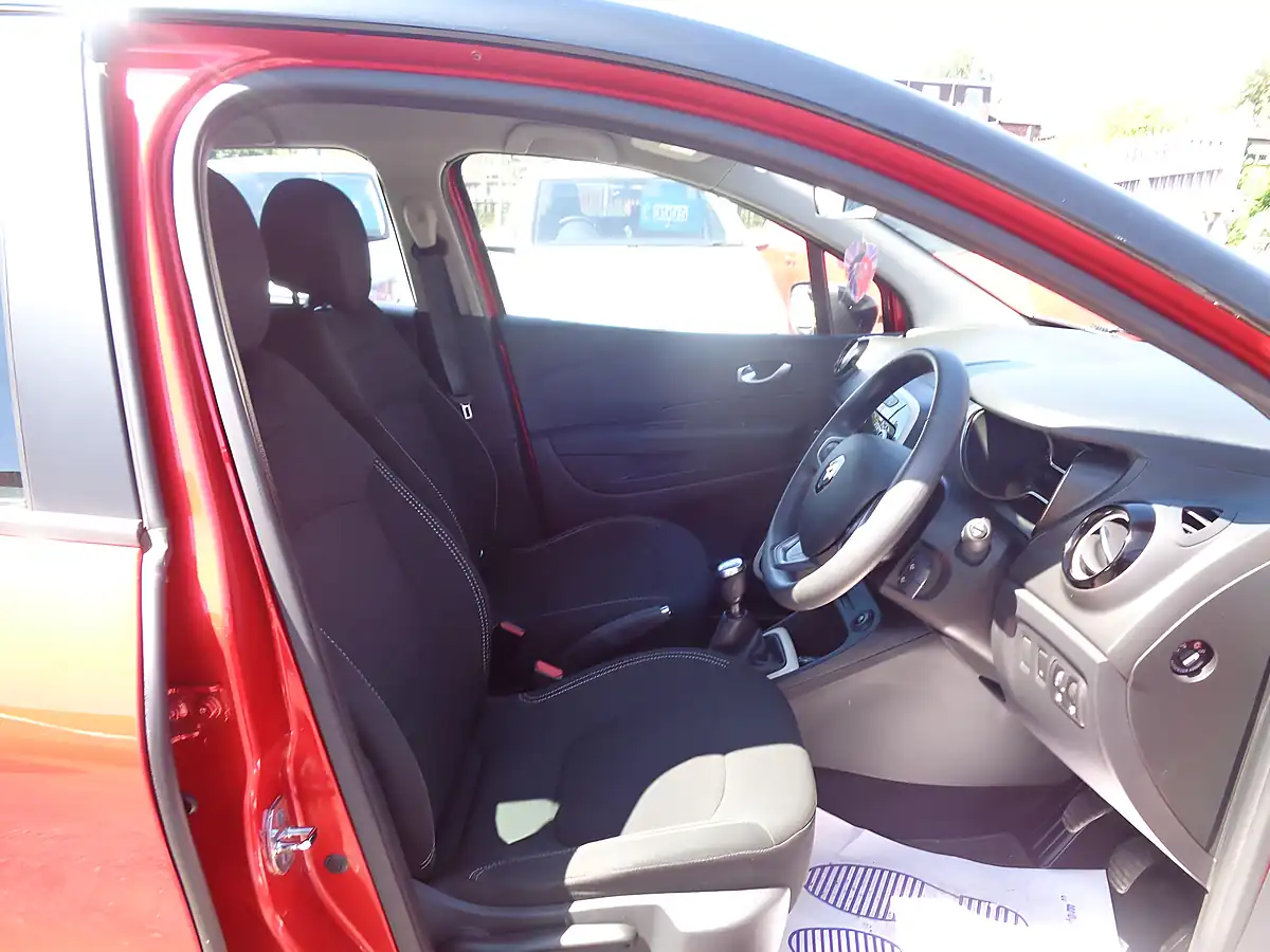 Used 2019 Renault Captur Play Red - Interior and Exterior details 10