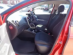 Used 2019 Renault Captur Play Red - Interior and Exterior details 13