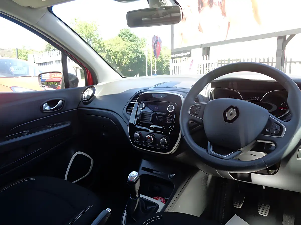 Used 2019 Renault Captur Play Red - Interior and Exterior details 15