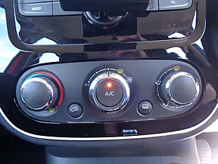 Used 2019 Renault Captur Play Red - Interior and Exterior details 17