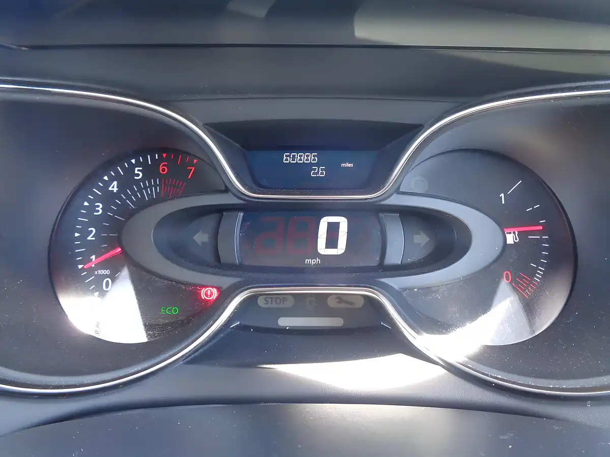 Used 2019 Renault Captur Play Red - Interior and Exterior details 19
