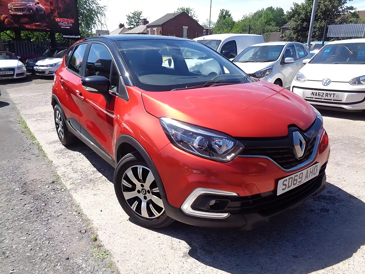 Used 2019 Renault Captur Play Red - Interior and Exterior details 2