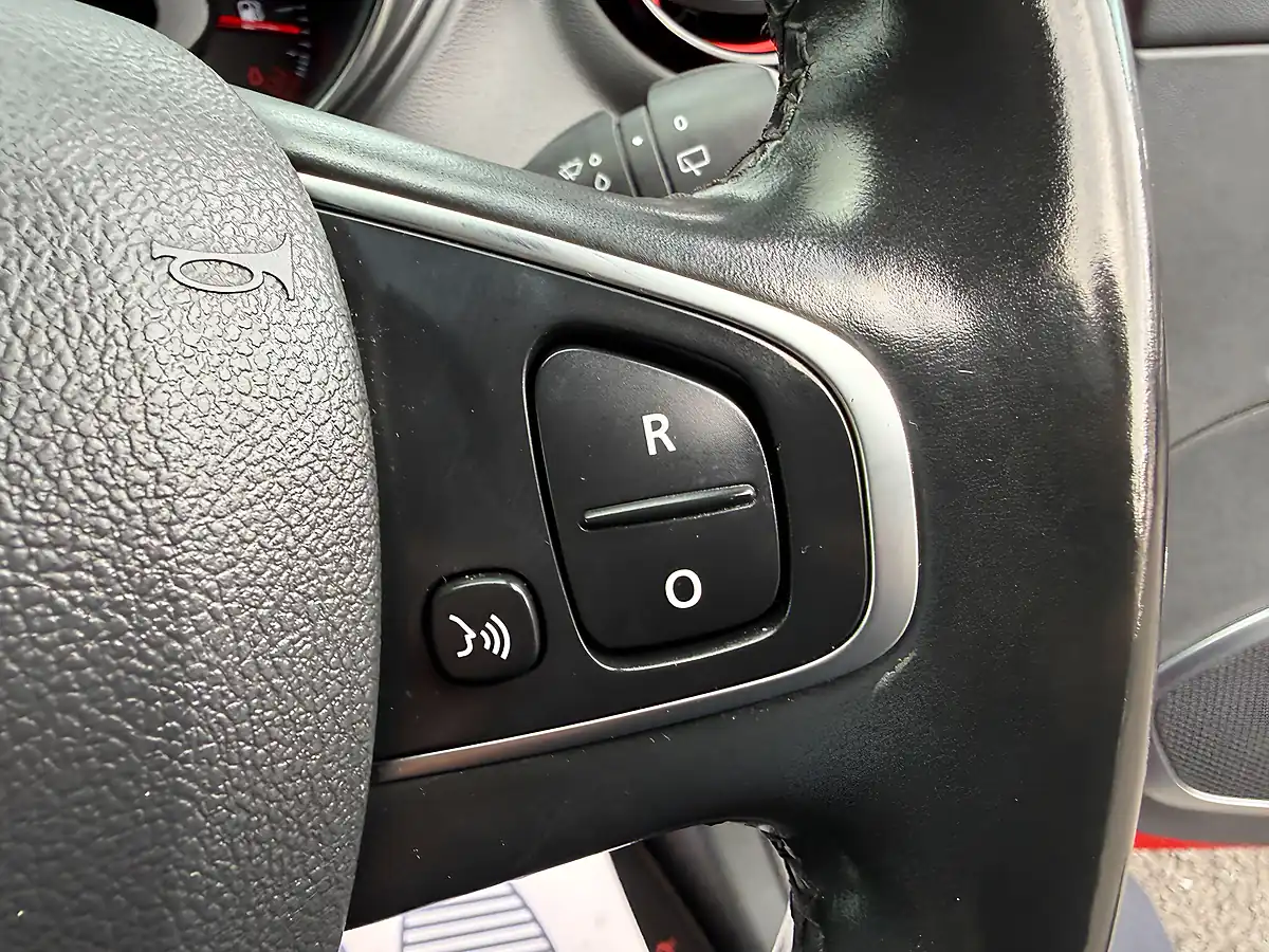 Used 2019 Renault Captur S Edition Red - Interior and Exterior details 17