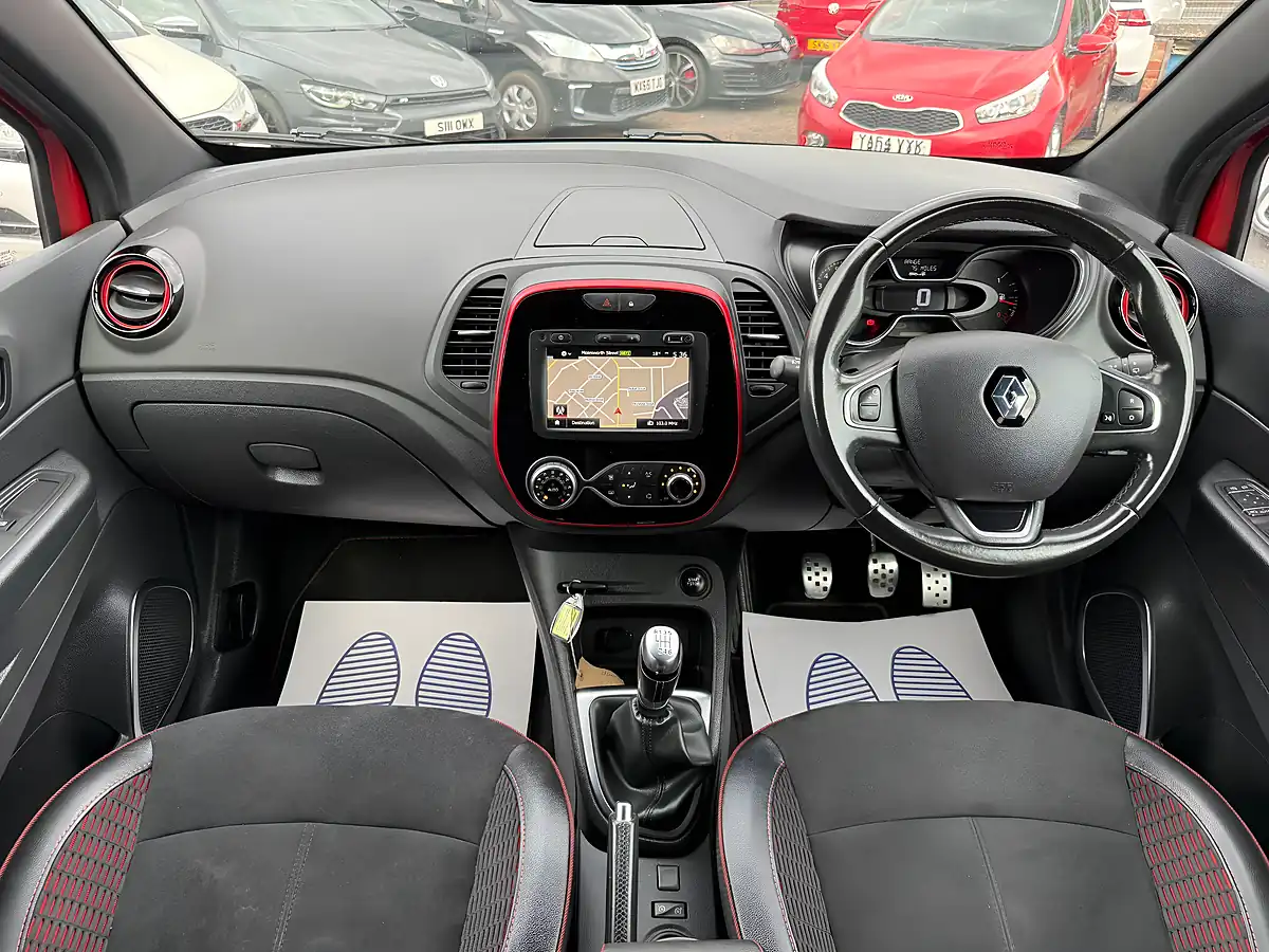 Used 2019 Renault Captur S Edition Red - Interior and Exterior details 3